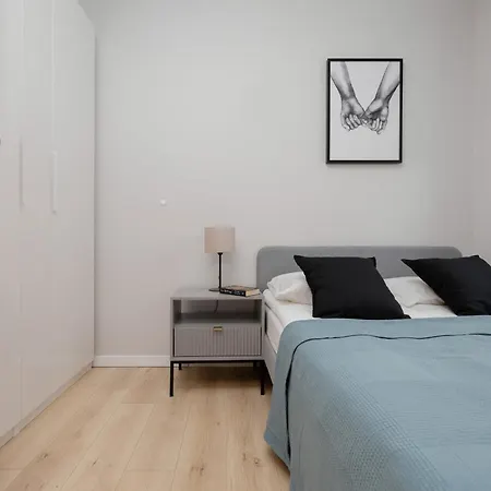 Apartment Stylish With Parking By Renters