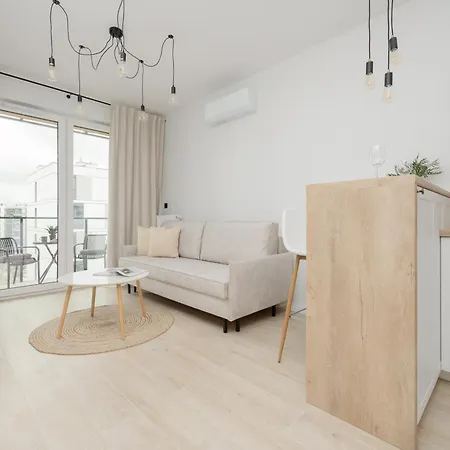 Stylish With Parking By Renters Varsovia