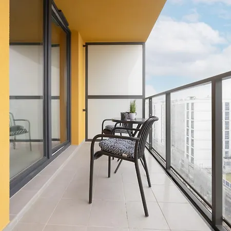 Apartment Stylish With Parking By Renters