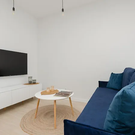 Stylish With Parking By Renters 바르샤바