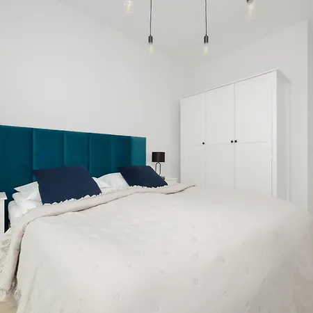 Daire Stylish With Parking By Renters *