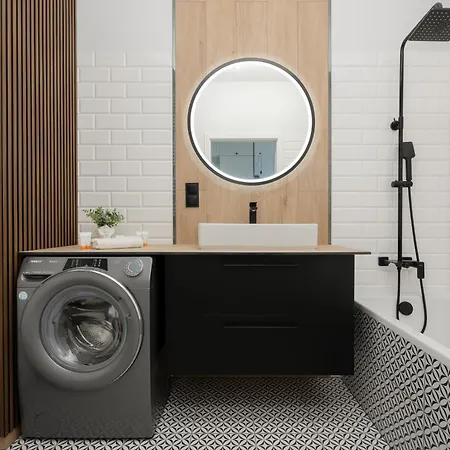 Stylish With Parking By Renters