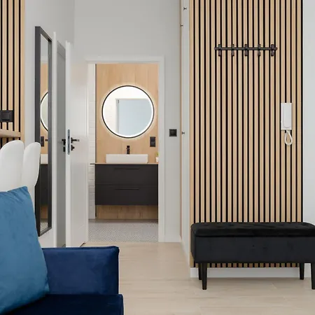 Stylish With Parking By Renters